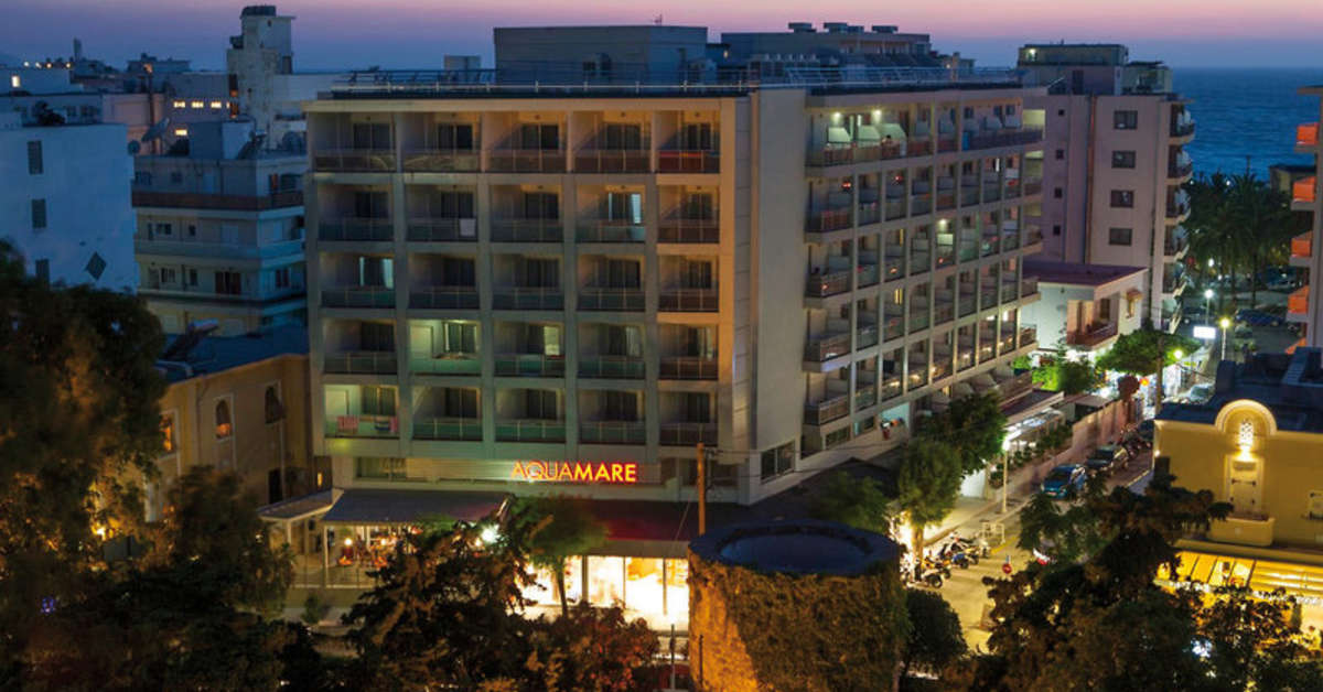 Een foto van de buitenkant van Aquamare City & Beach Hotel