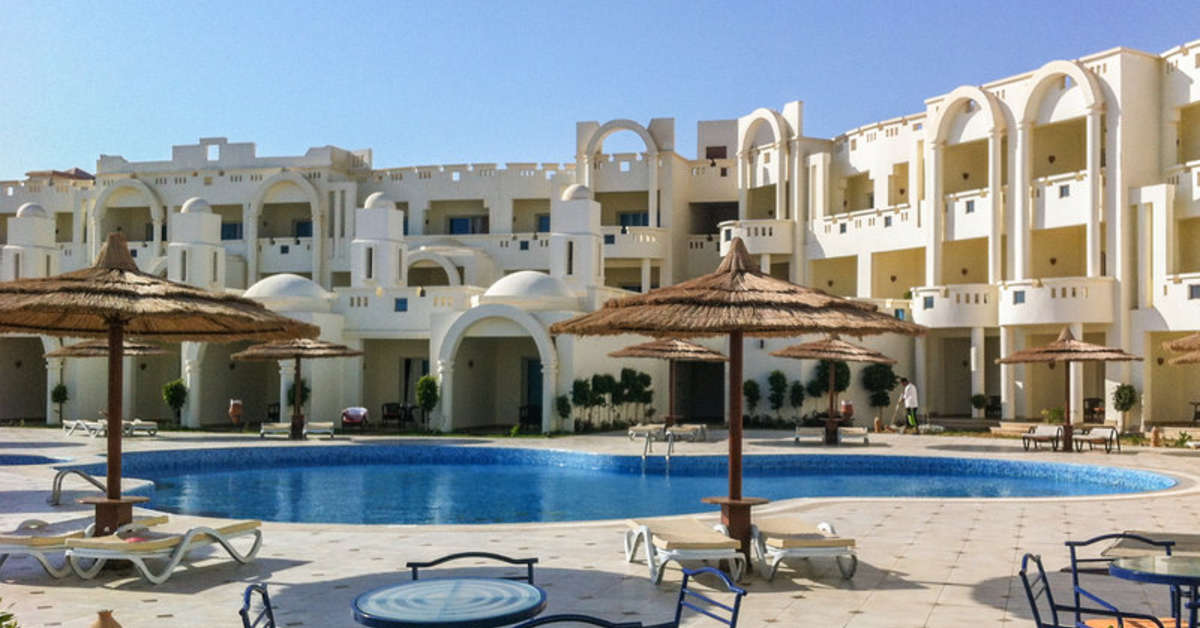 Een foto van het zwembad bij Coral Sun Beach