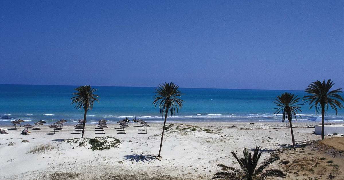 Een foto van het strand bij Radisson Blu Resort & Thalasso