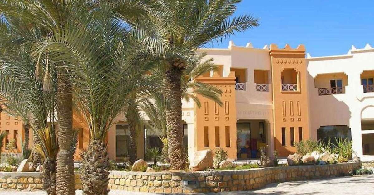 Een foto van de buitenkant van Vincci Safira Palms