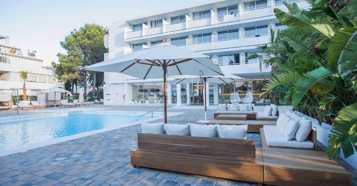 Ein Foto vom Pool im Anfora Ibiza Hotel
