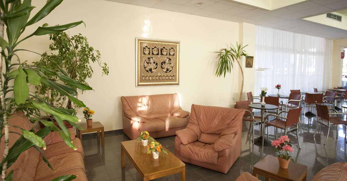Een foto van het interieur van Golden Odyssey