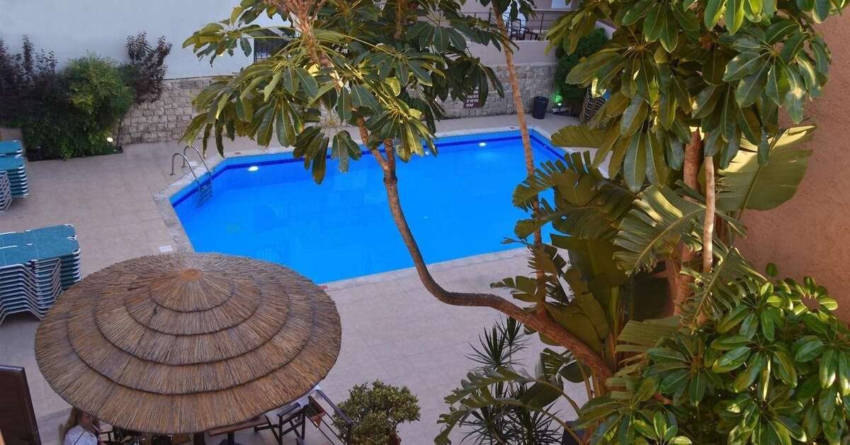 Ein Foto vom Pool im 24 Seven Boutique Hotel