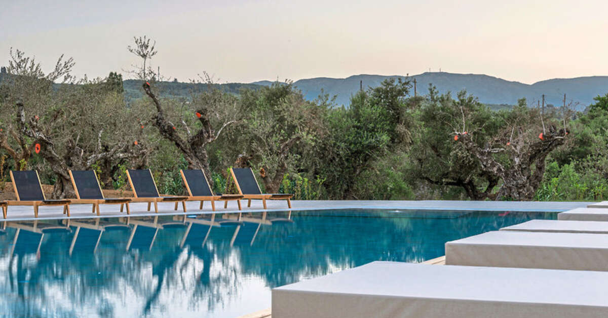 Een foto van het zwembad bij Tsamis Zante Suites