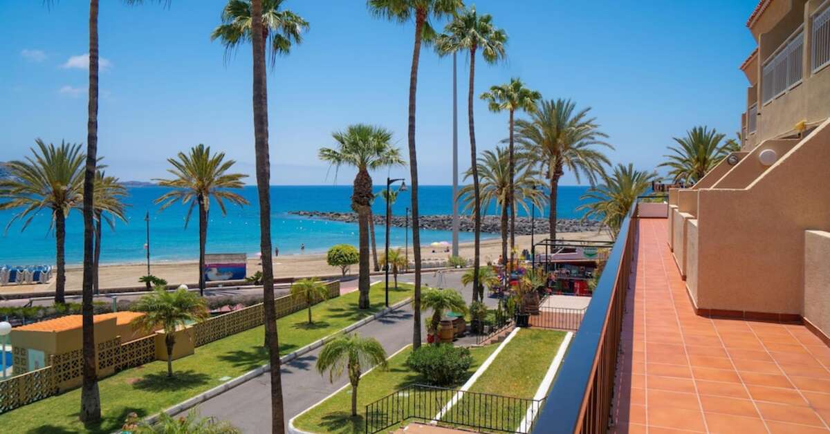 Een foto van de buitenkant van Hotel Coral Compostela Beach