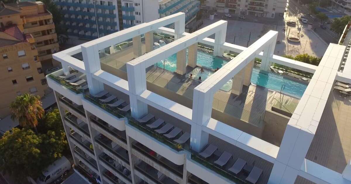 Een foto van de buitenkant van Hotel Olympus Palace