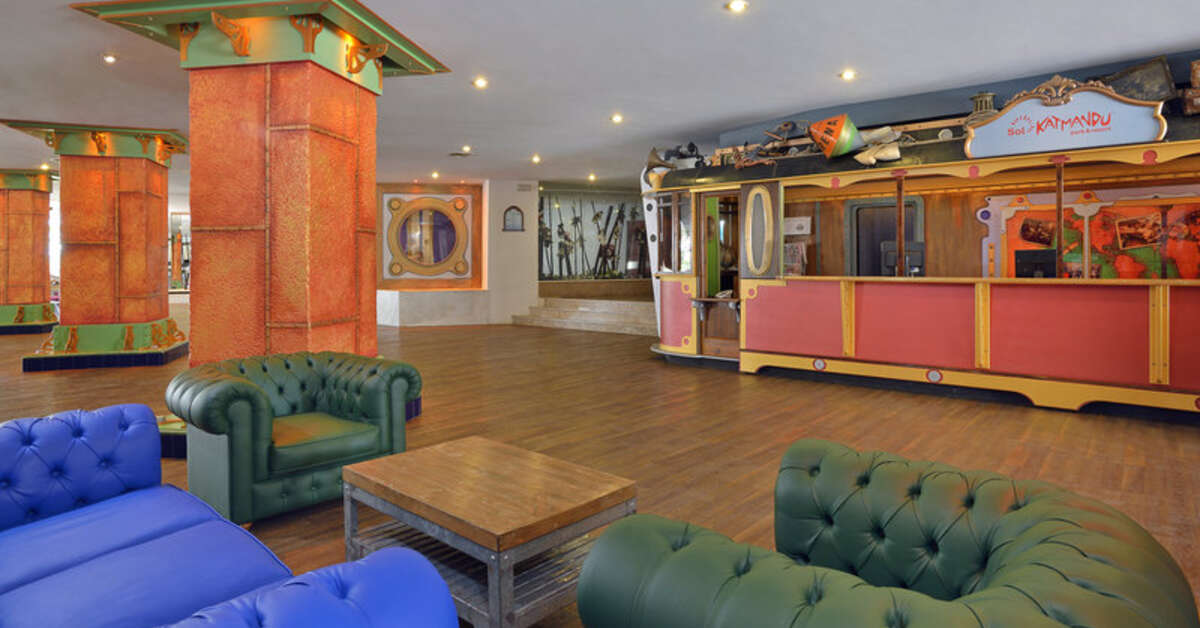 Een foto van het interieur van Sol Katmandu Park & Resort