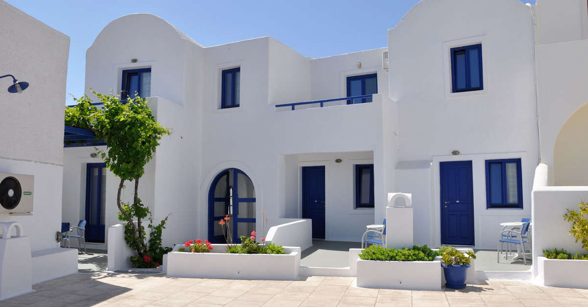 Een foto van de buitenkant van Olympic Villas