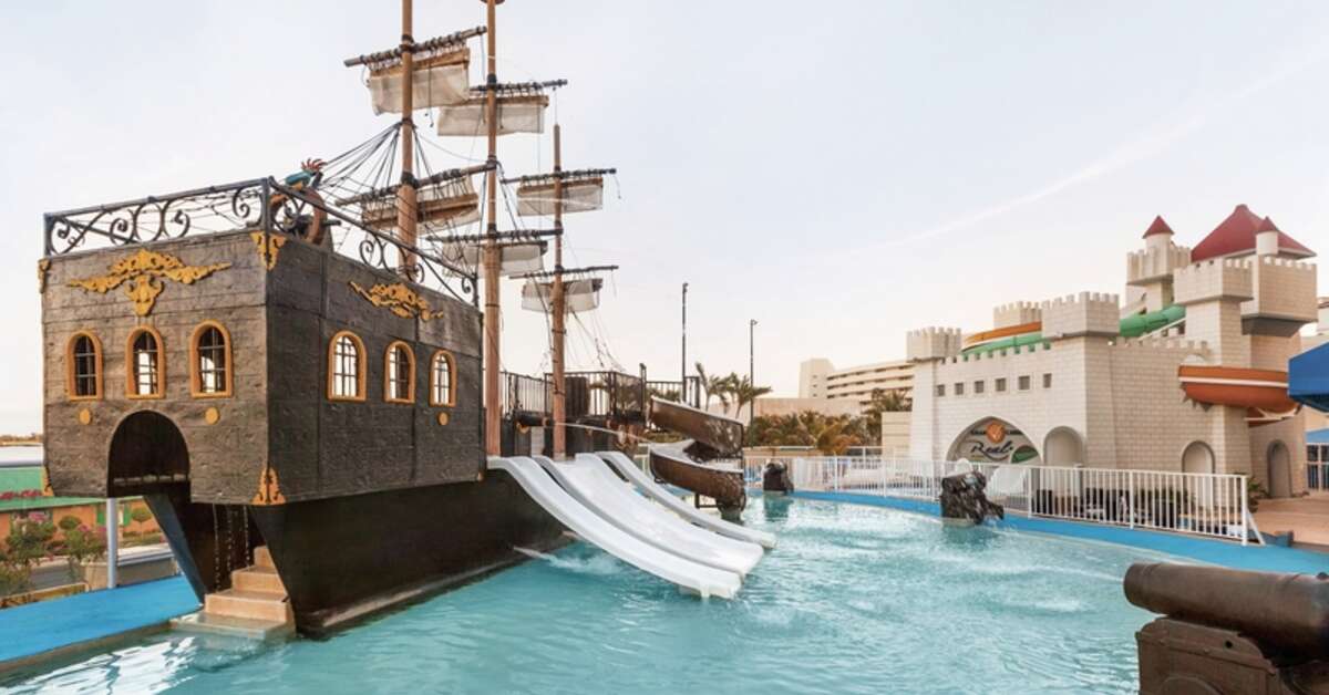 Een foto van het zwembad bij Panama Jack Resorts Gran Caribe Cancun