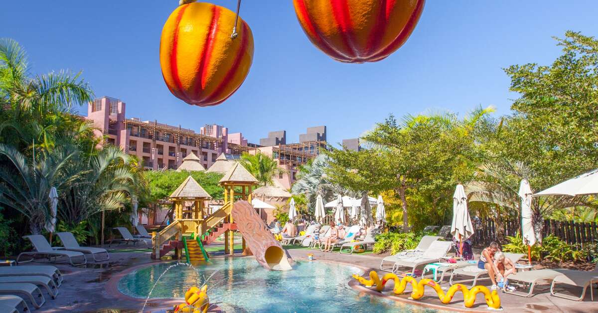 Een foto van het zwembad bij Lopesan Baobab Resort