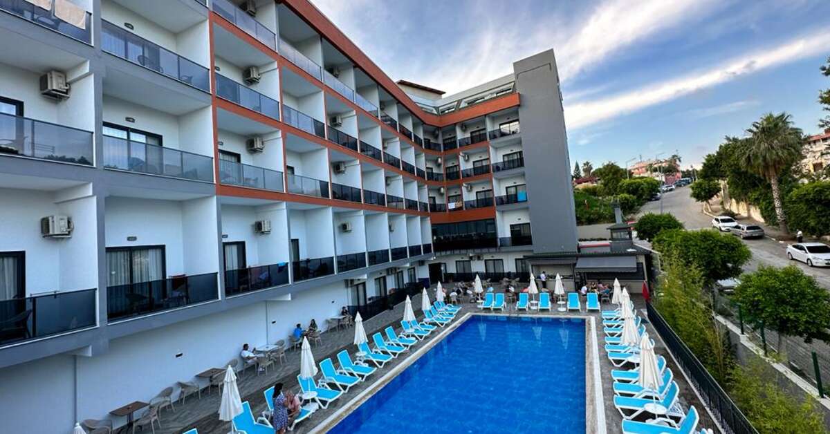 Een foto van het zwembad bij Side Golden Rock Hotel