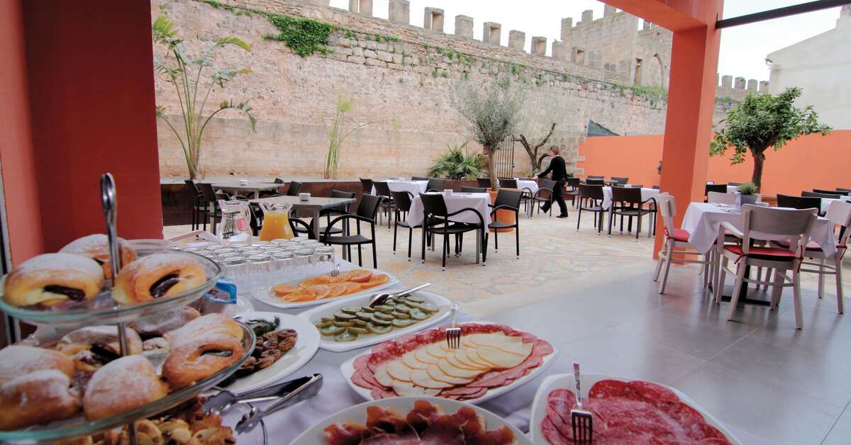 Een foto van de faciliteiten bij Alcudia Petit Hotel