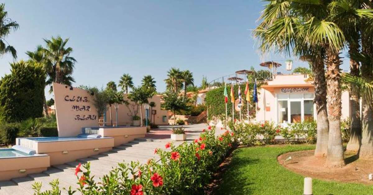 Een foto van de buitenkant van Villas Mar Blau
