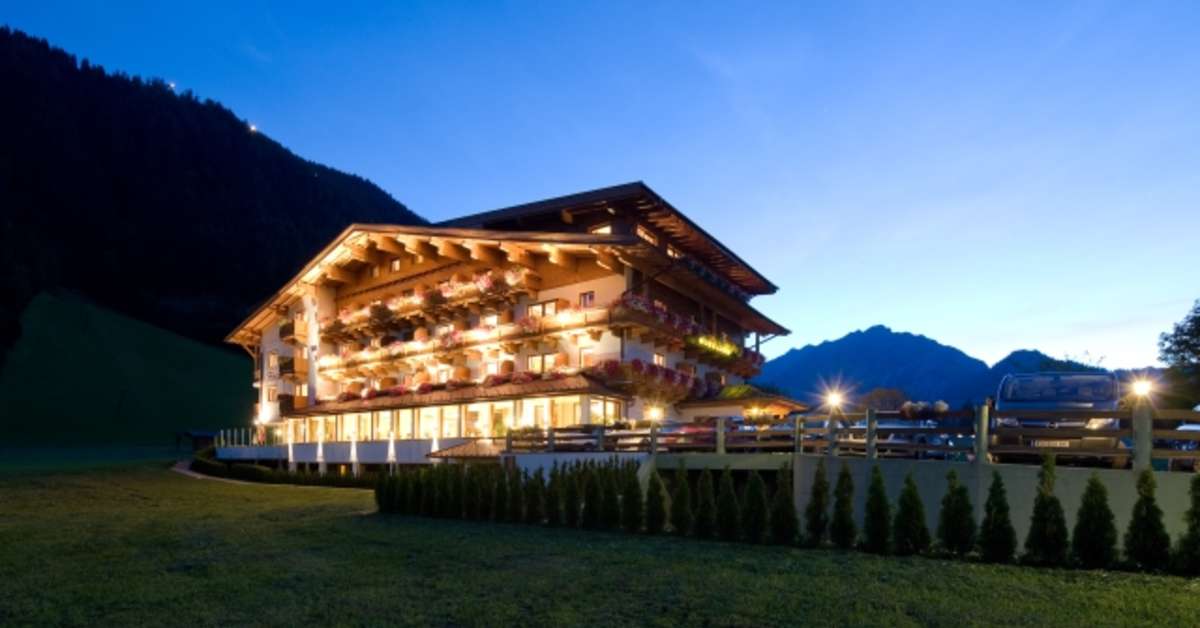 Een foto van de buitenkant van Hotel Bergland & Obertuschenhof
