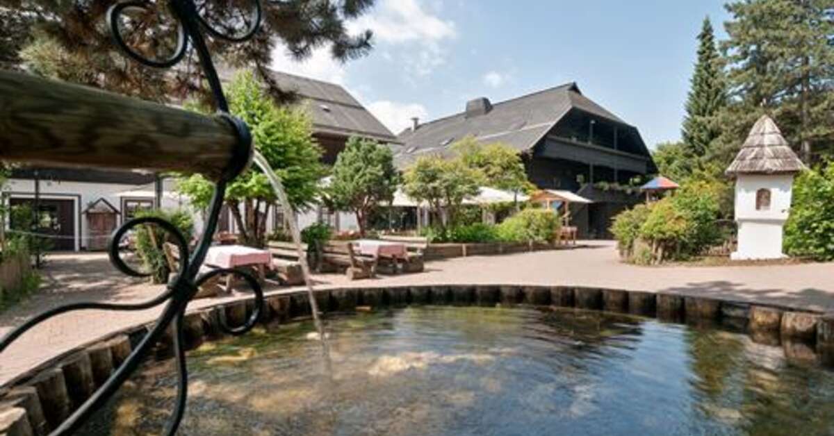 Een foto van de buitenkant van Vakantiepark Naturelhotel Schönleitn