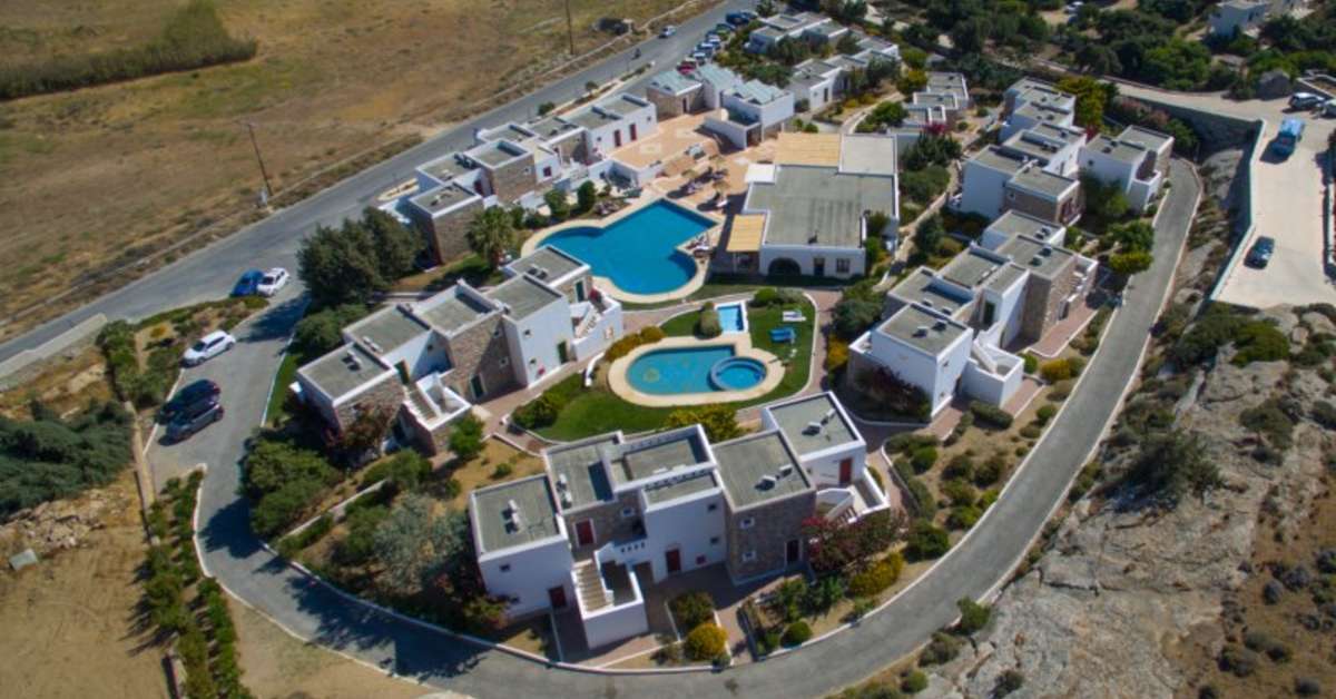 Een foto van de buitenkant van Naxos Palace Hotel