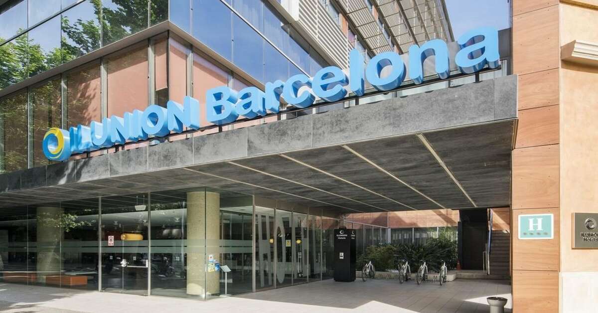 Ein Foto von der Außenansicht des Hotel Ilunion Barcelona