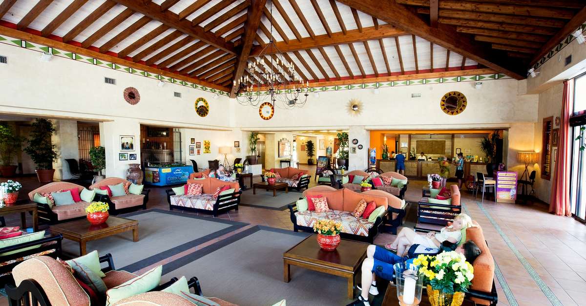 Een foto van het interieur van PortAventura Hotel El Paso