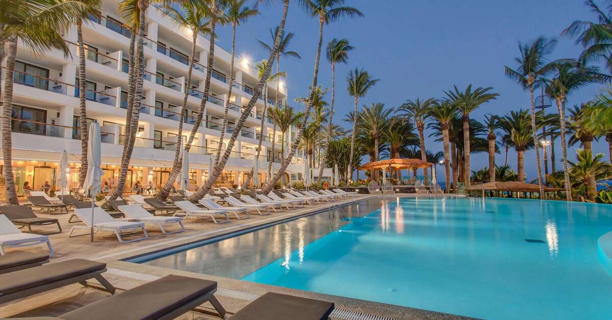 Een foto van het zwembad bij Hotel Los Fariones