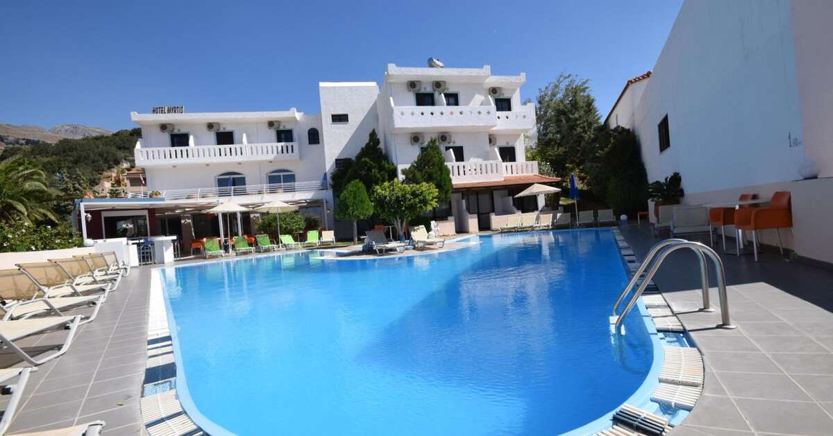 Een foto van het zwembad bij Myrtis Hotel