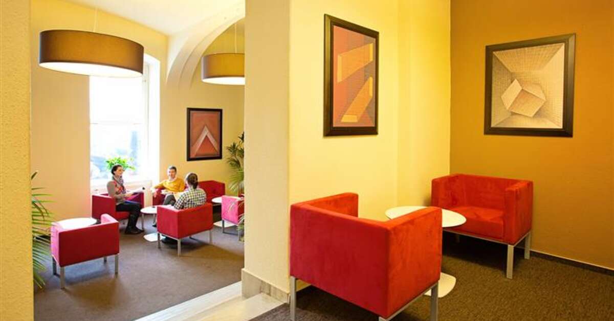 Een foto van het interieur van Hotel Merkur