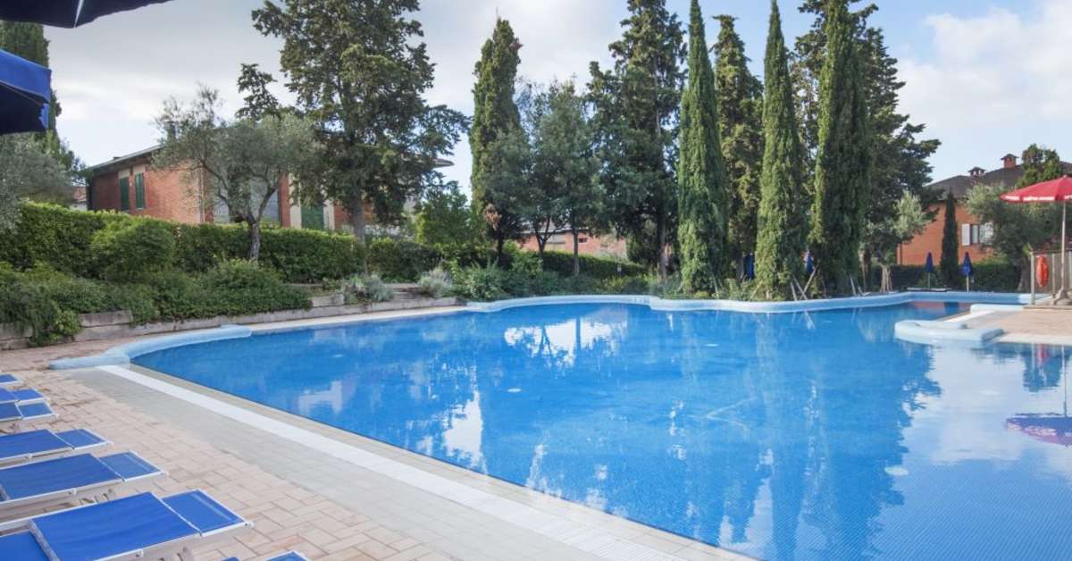 Een foto van het zwembad bij Hotel Villa Paradiso Village
