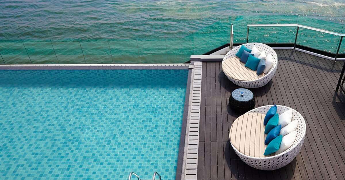 Een foto van het zwembad bij Radisson Hotel Colombo