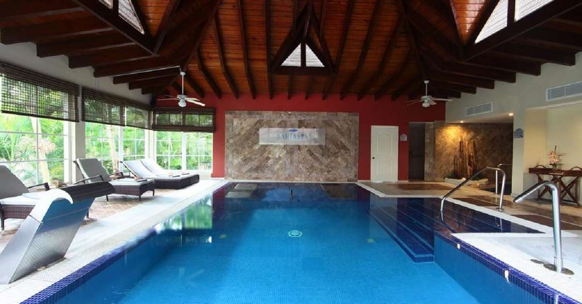 Een foto van het zwembad bij Luxury Bahia Principe Cayo Levantado