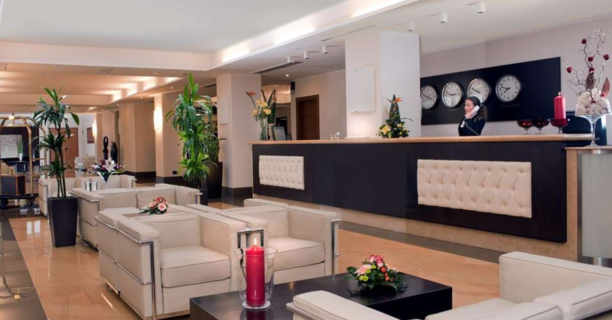 Een foto van het interieur van Cardinal Hotel St. Peter