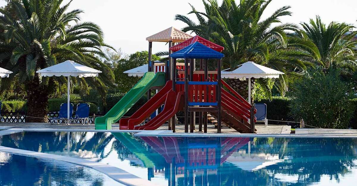 Een foto van het zwembad bij Roda Beach Resort & Spa