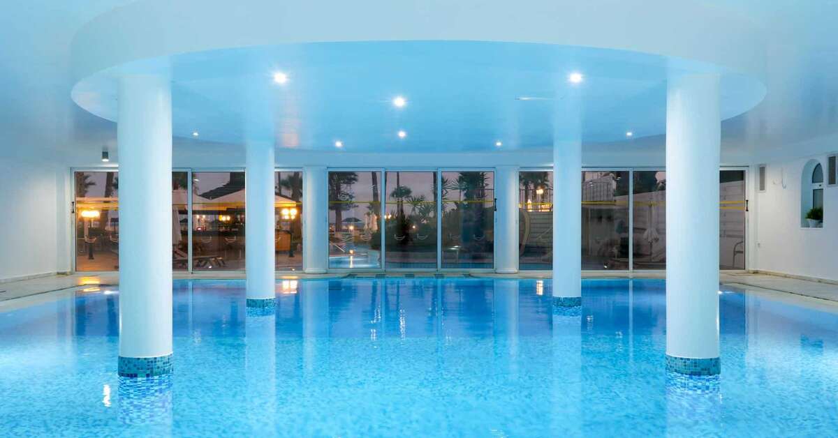 Een foto van The Golden Bay Beach Hotel