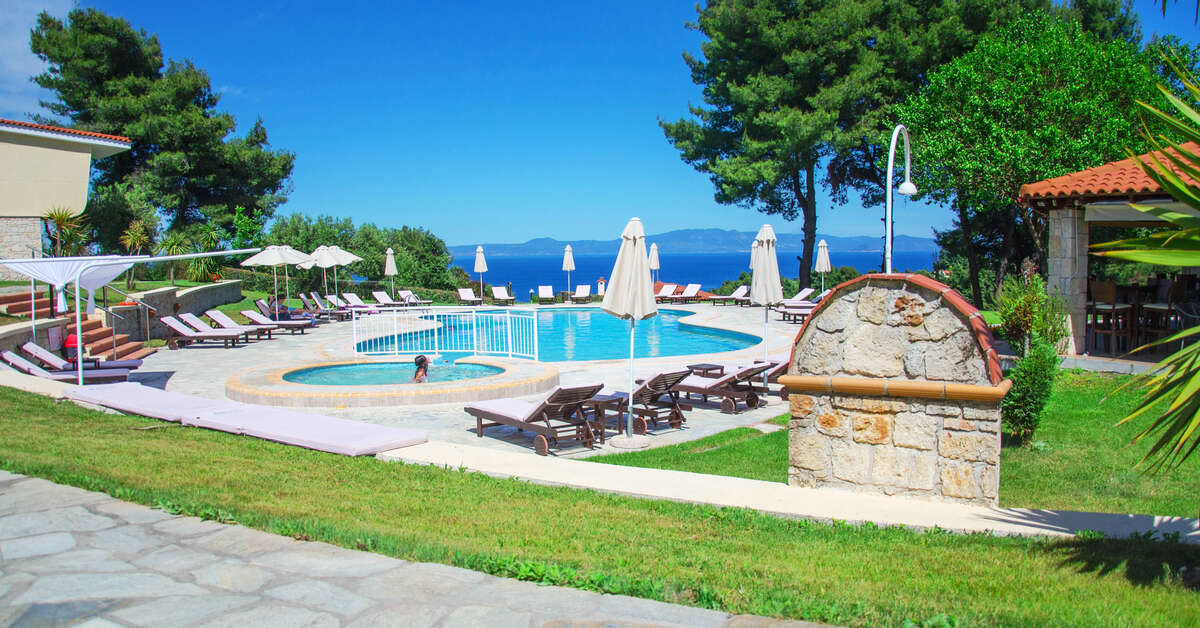 Een foto van het zwembad bij Alkion Resort