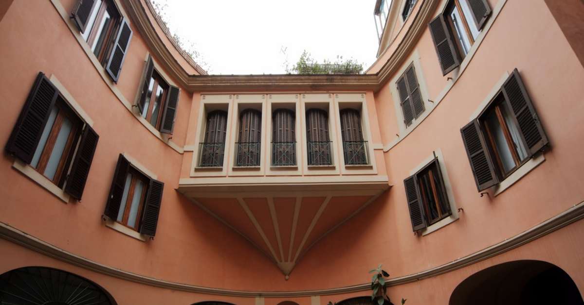Een foto van de buitenkant van Mood Suites Tritone