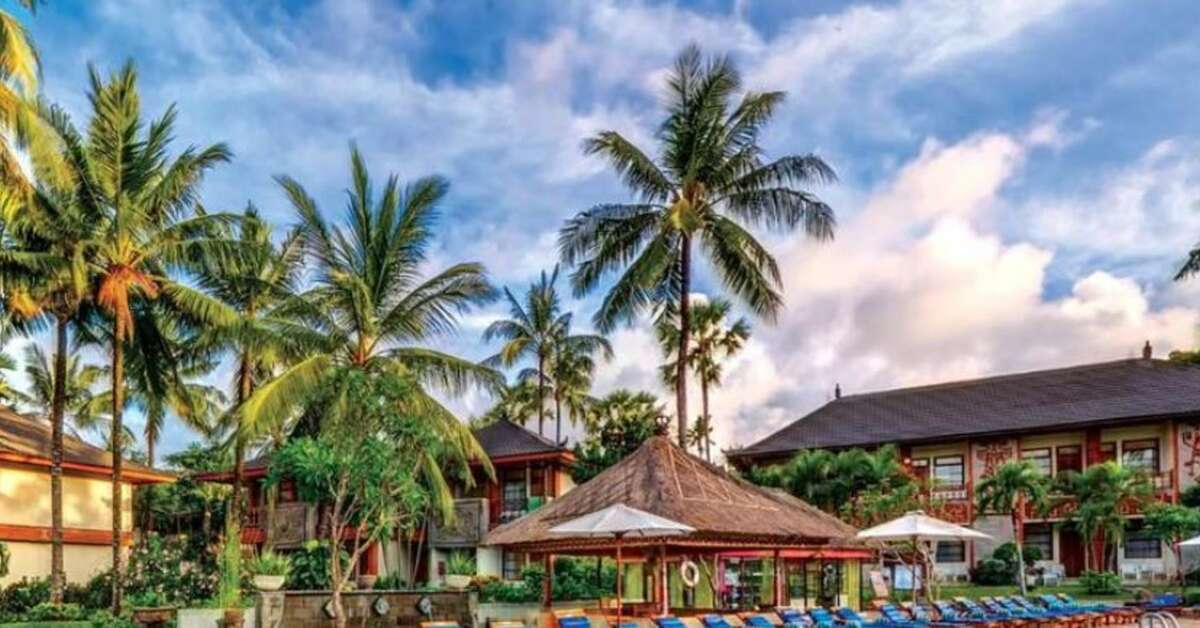Een foto van het zwembad bij The Jayakarta Bali