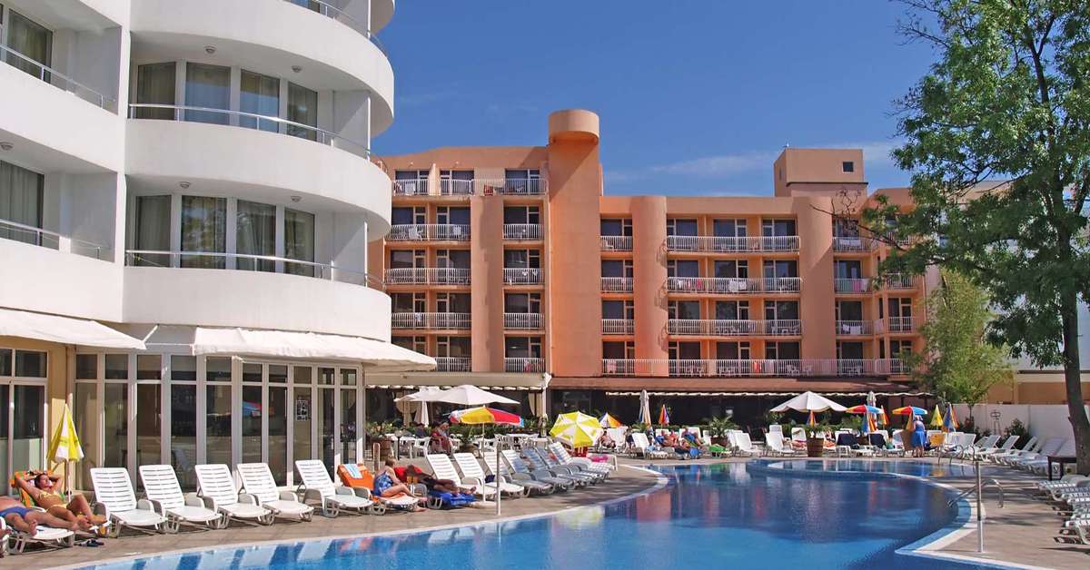 Een foto van het zwembad bij Sun Palace Aparthotel