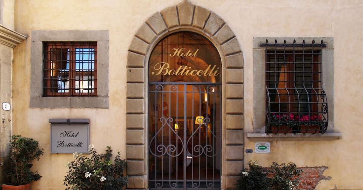 Een foto van de buitenkant van Hotel Botticelli