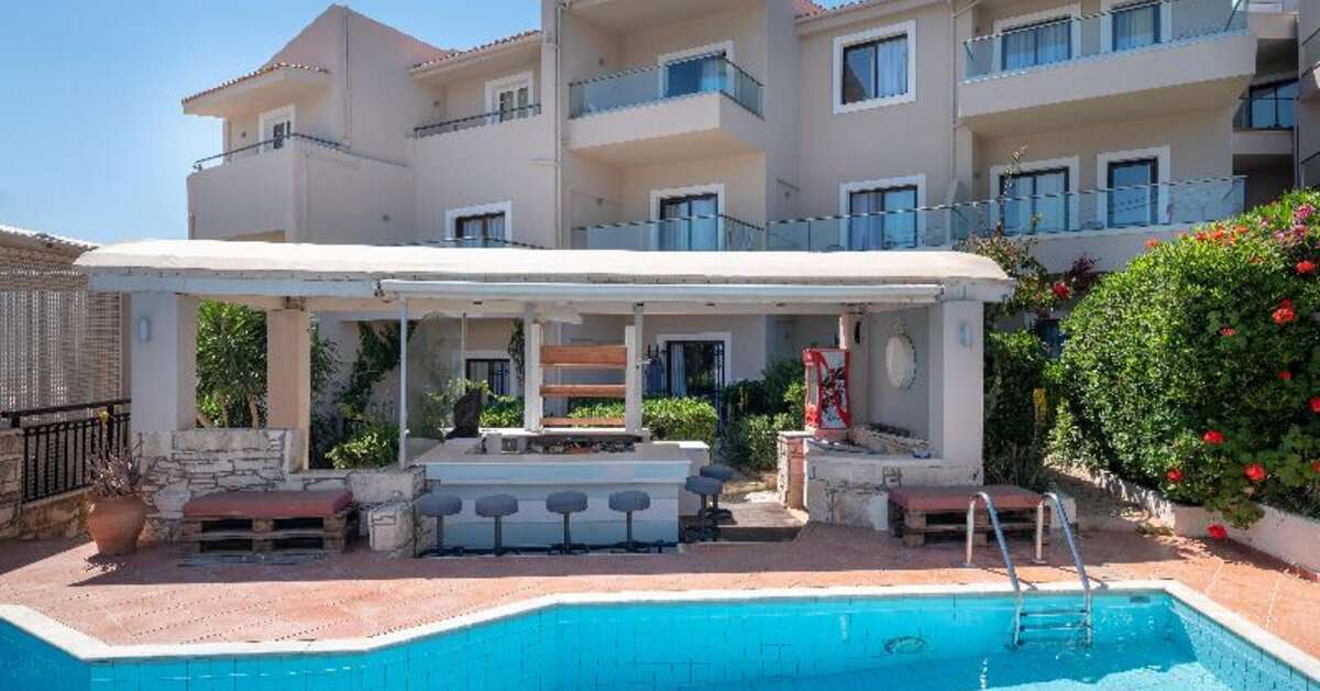 Een foto van het zwembad bij Eva Mare Hotel & Suites