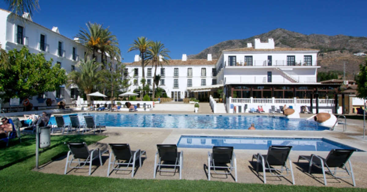 Een foto van het zwembad bij Ilunion Hacienda de Mijas