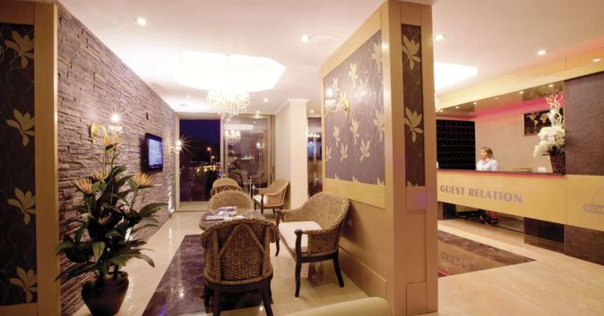 Een foto van het interieur van Aurasia Beach Hotel