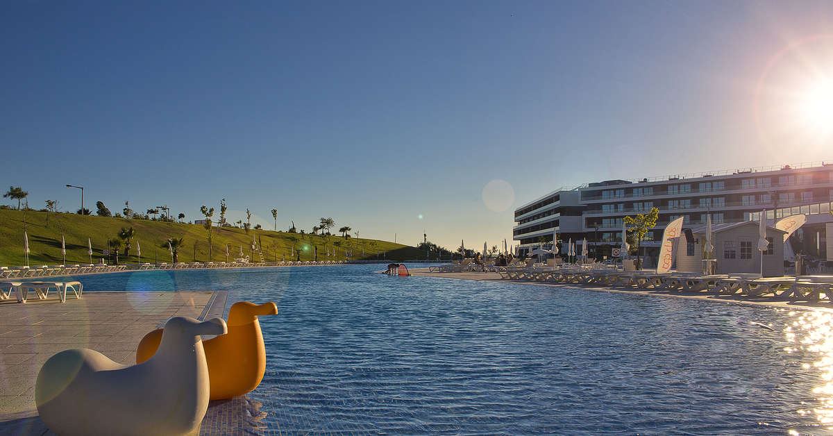 Een foto van het zwembad bij Aparthotel Alvor Baia