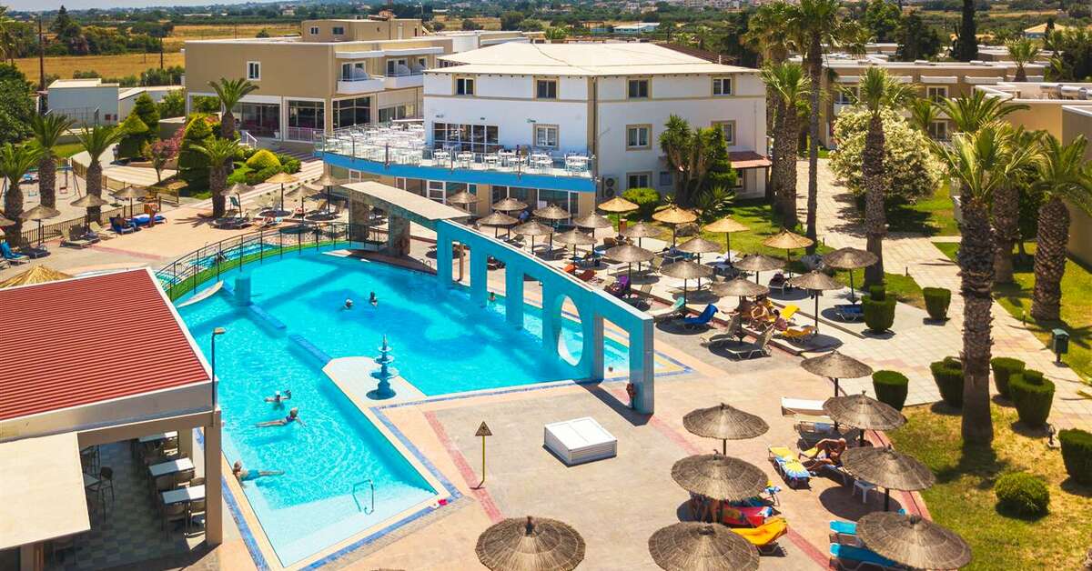 Een foto van het zwembad bij Corali Hotel & Village
