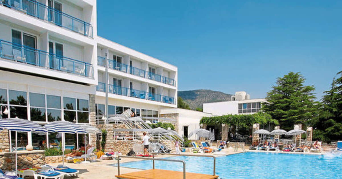 Een foto van het zwembad bij Bluesun Hotel Borak