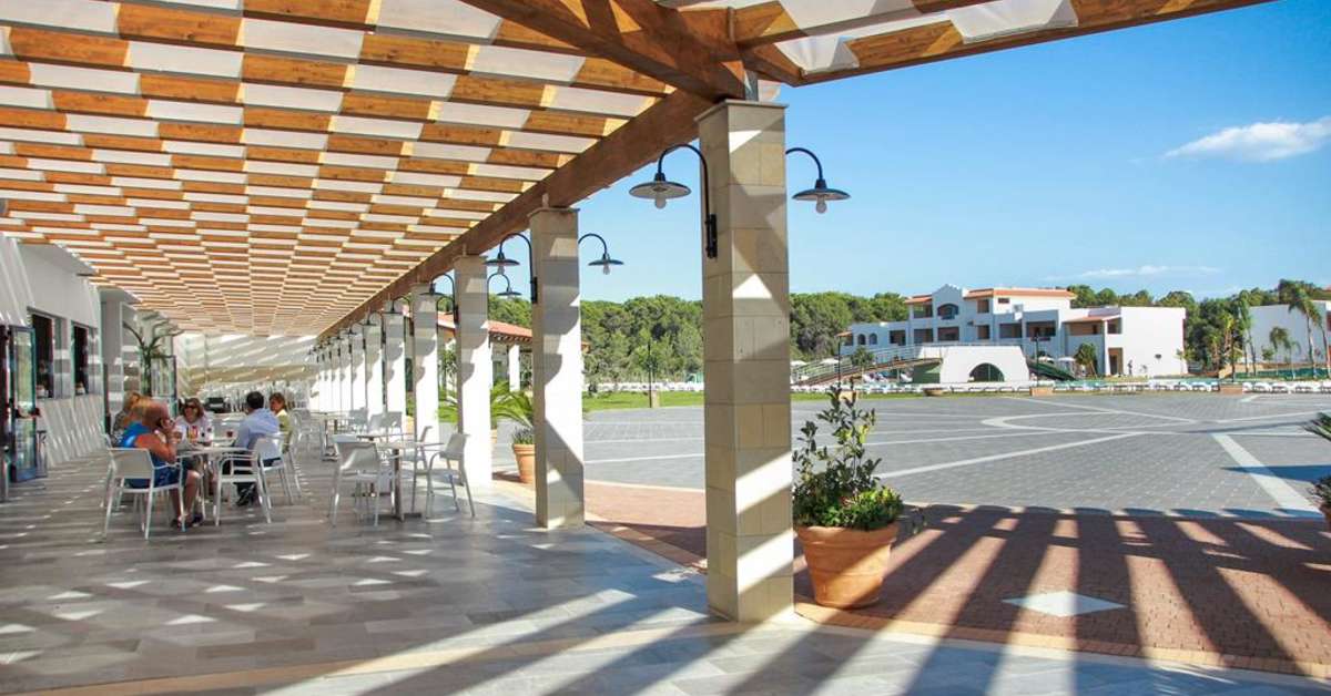 Een foto van de buitenkant van Danaide Resort