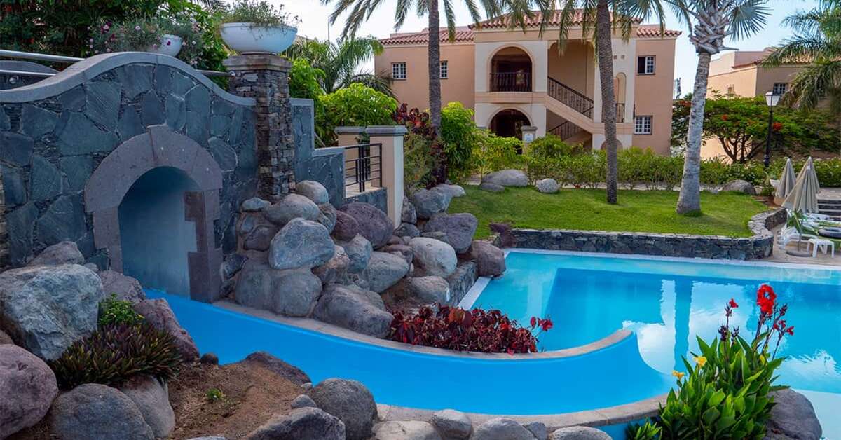 Een foto van het zwembad bij Palm Oasis Maspalomas