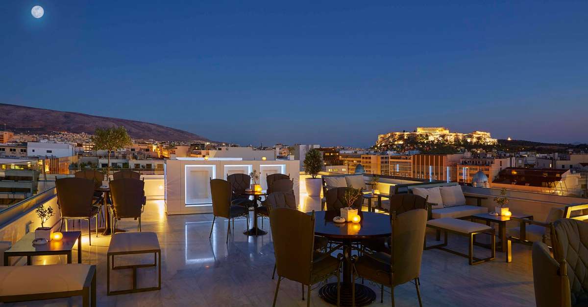 Ein Foto von der Terrasse im Titania Hotel