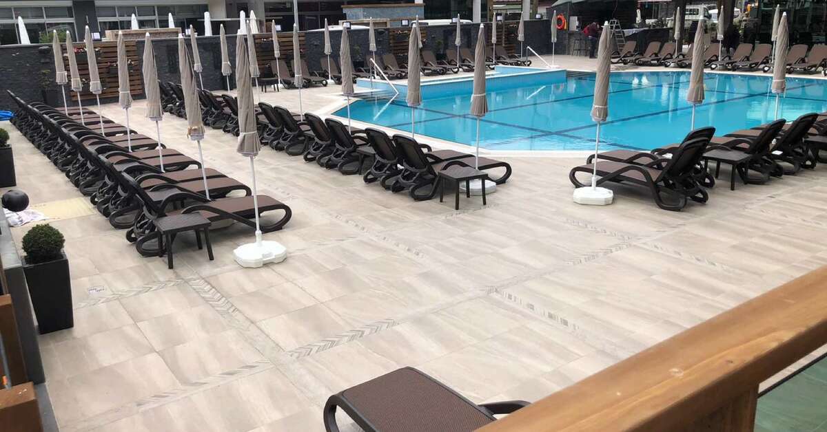 Ein Foto vom Pool im Hotel Riviera Zen