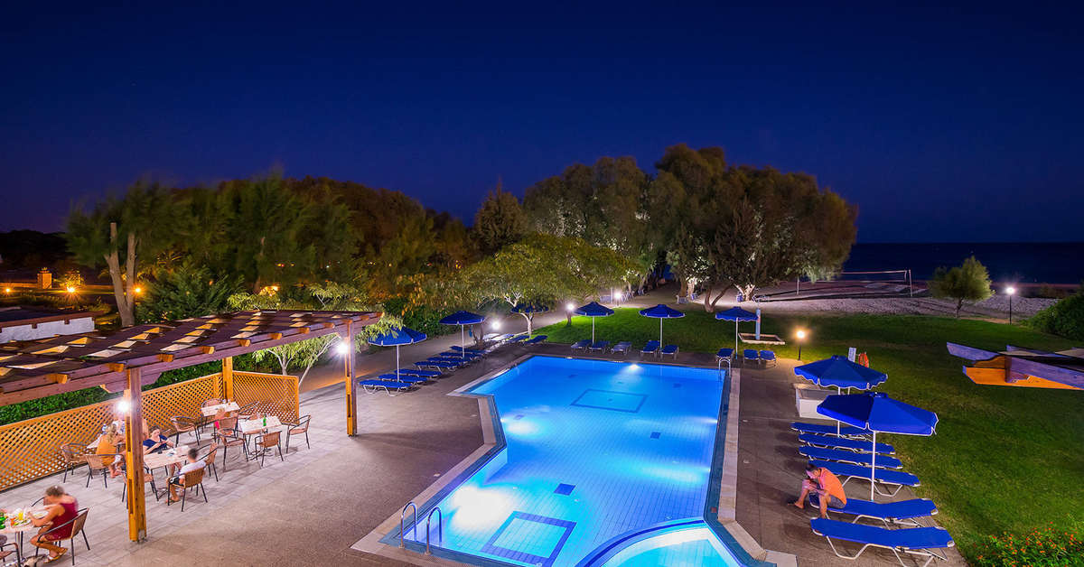 Ein Foto vom Pool im Stafilia Beach