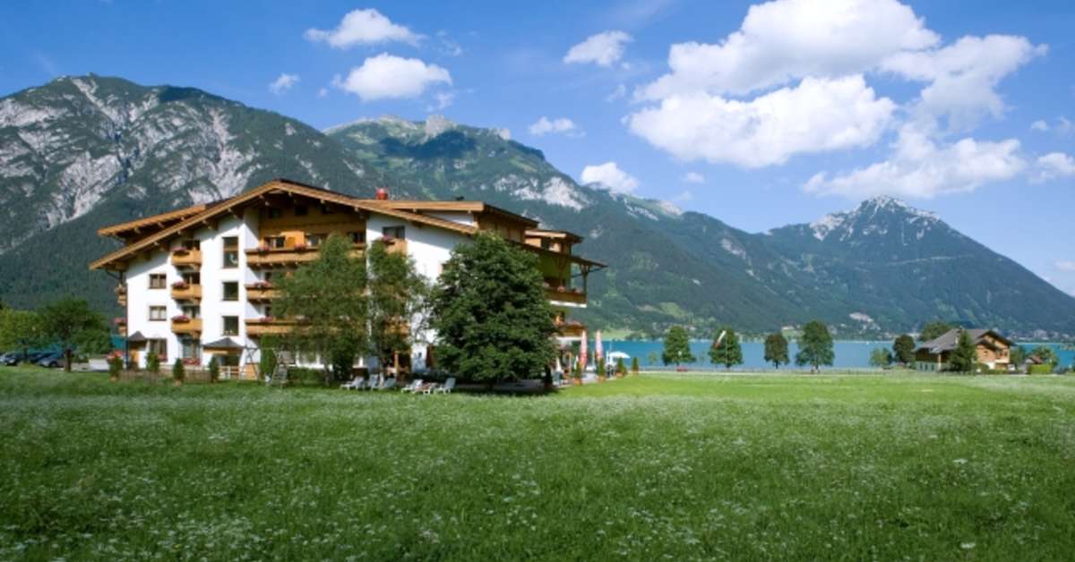 Een foto van de buitenkant van Hotel Bergland & Obertuschenhof