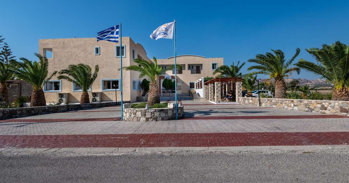 Ein Foto von der Außenansicht des Kalimera Mare Hotel
