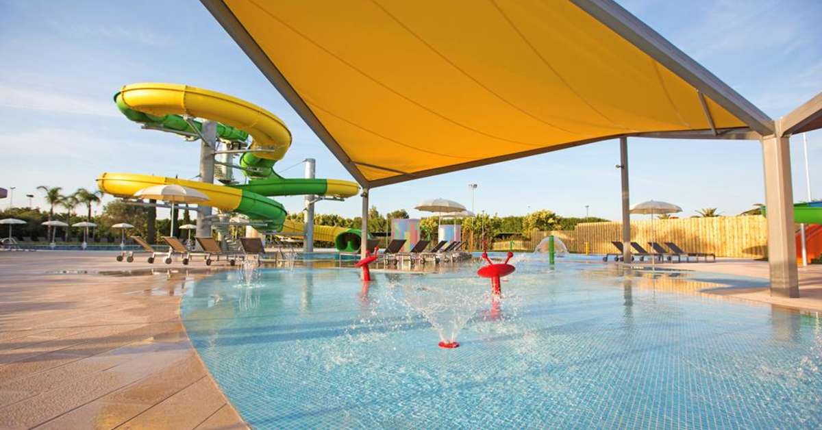 Een foto van het zwembad bij Robinson Club Apulia